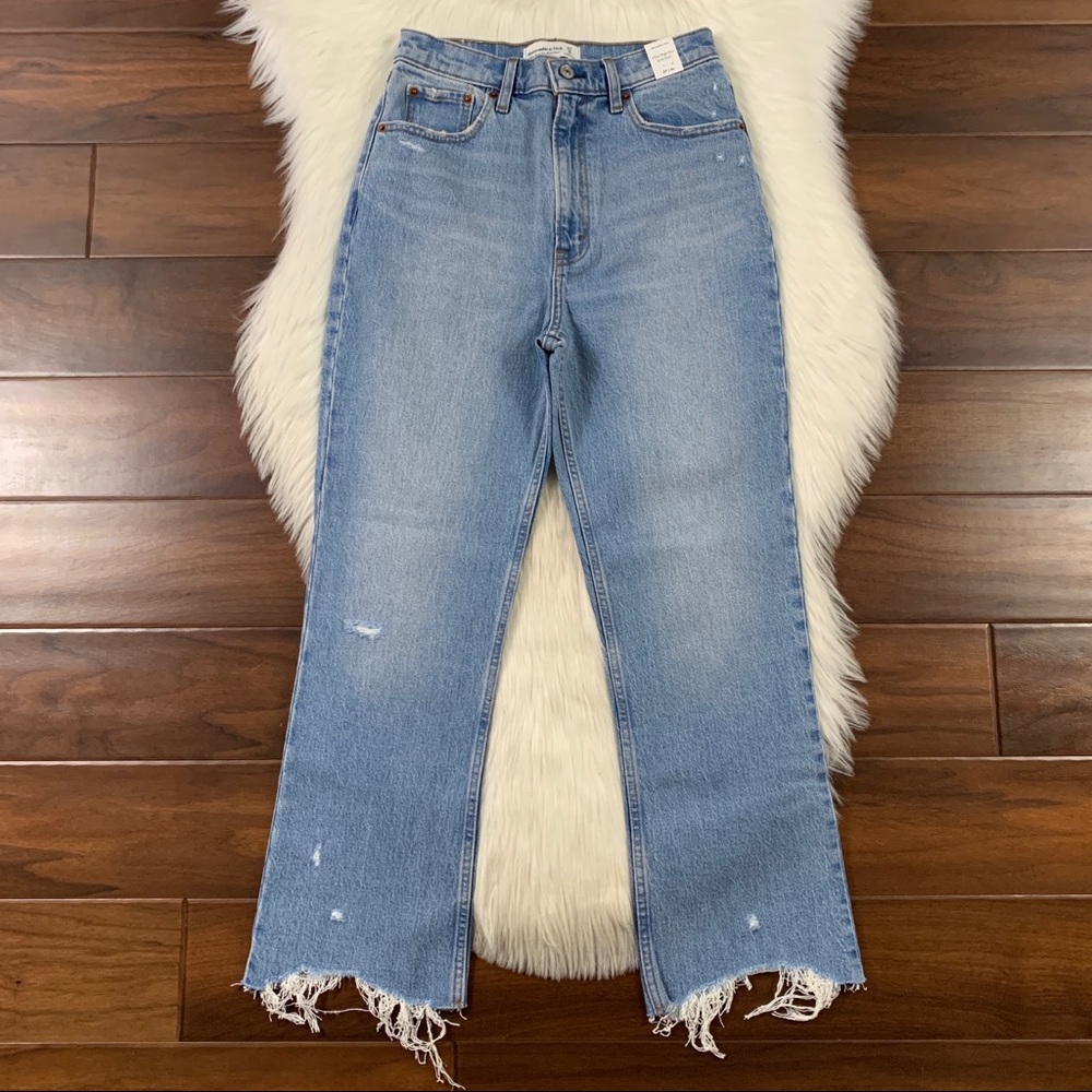 Abercrombie and Fitch Womens Size 27 /4 Ultra High Rise Kick Flare Jeans